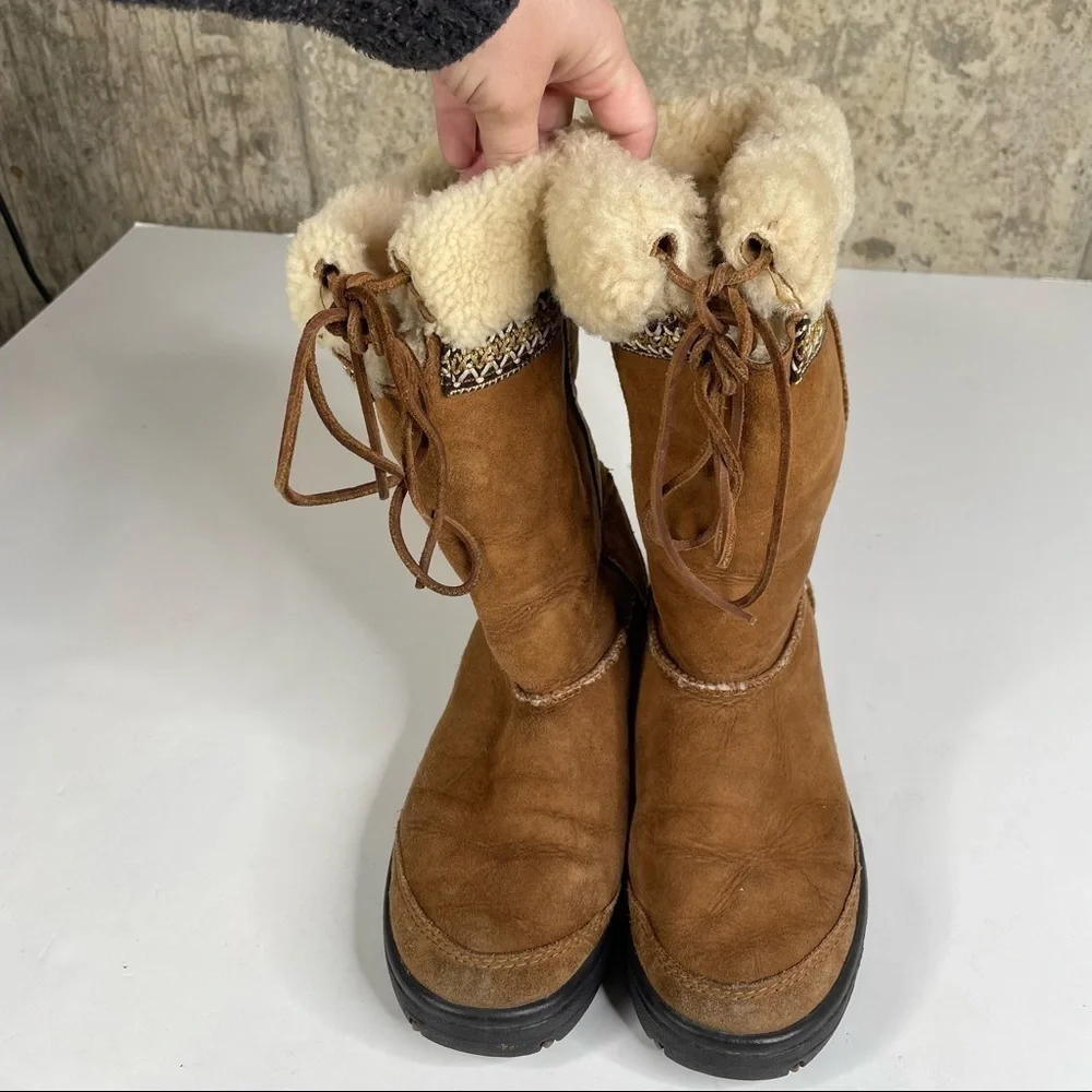 Ugg Ultimate Cuff Shearling Boots‎ Size 6